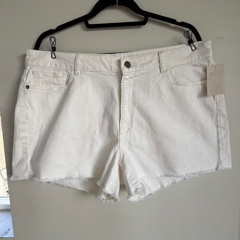 DL1961 white boyfriend denim shorts — New With Tags